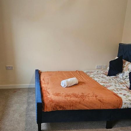 Immaculate 3 Bedroom Property. 노팅엄 외부 사진